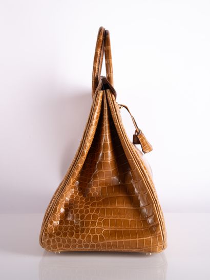 HERMES
Birkin bag 40 in fawn crocodile (Crocodylus...