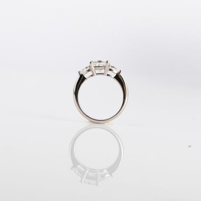 Modern ring centered with a 1.03-carat G/VS2...