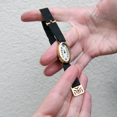 Idol oval yellow gold (750 thousandths) ladies'...