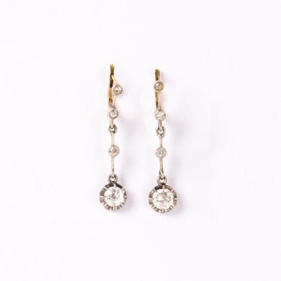 Pair of articulated pendant dormeuses in...