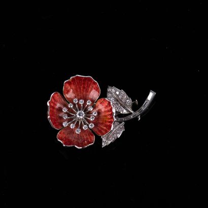 From the House of BOUCHERON
Clip brooch signed...