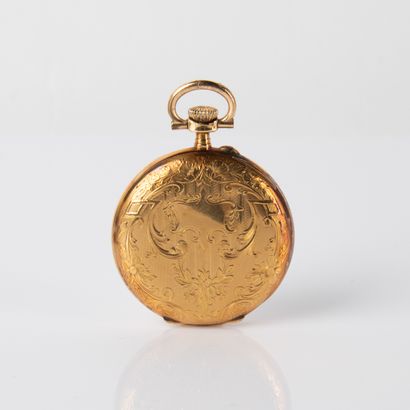 Yellow gold gousset watch with foliate decoration
Enamelled...