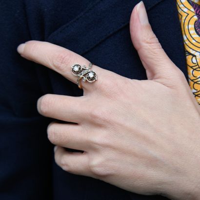 Toi et Moi antique ring set with two old-cut...