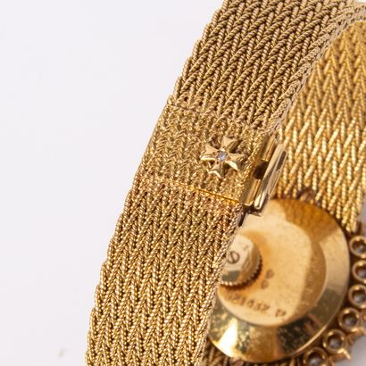 VACHERON CONSTANTIN
Oval ladies' wristwatch...