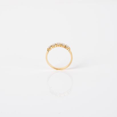 Half wedding ring set with 5 modern-cut diamonds,...