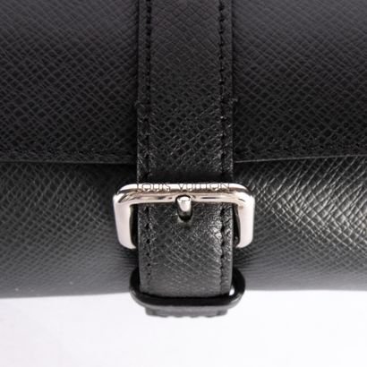 LOUIS VUITTON
Black grained leather watch...