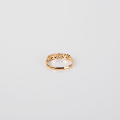 Half wedding ring set with 5 modern-cut diamonds...