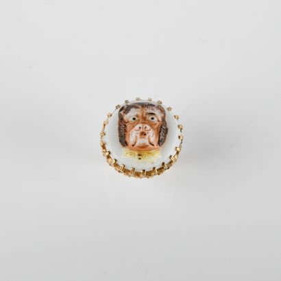 Dog portrait ring, important ring centered...