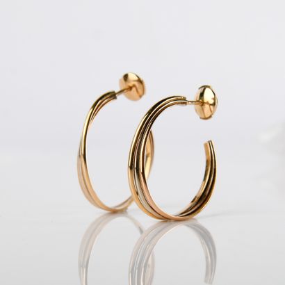 Pair of 18K (750 M) gold three-tone hoop...