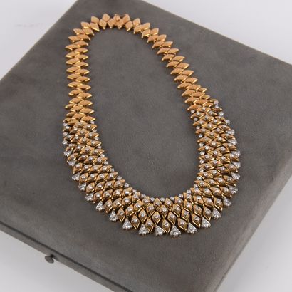 From the House of BOUCHERON
Fully articulated...
