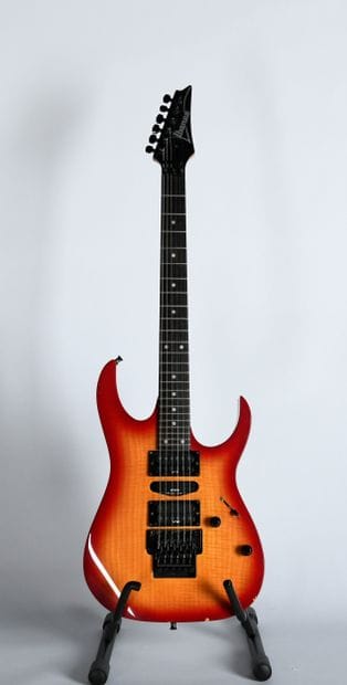 IBANEZ - Electric guitar 

Brand: Ibanez
Model:...