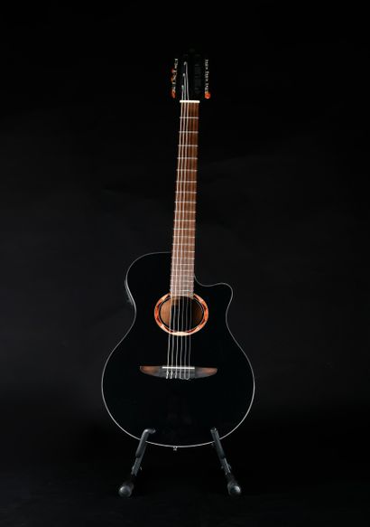 YAMAHA - Guitare classique électro-acoustique...