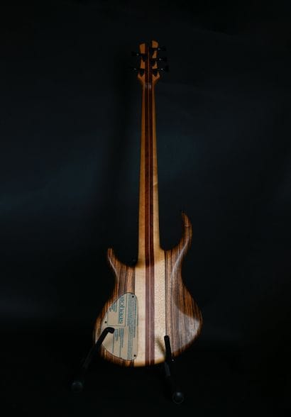 TOBIAS - Guitare basse électrique 5 cordes...