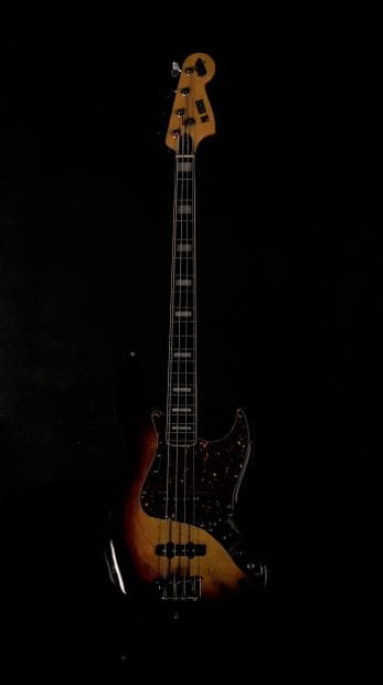 PAUL BEUSCHER- Guitare basse électrique Jazz...