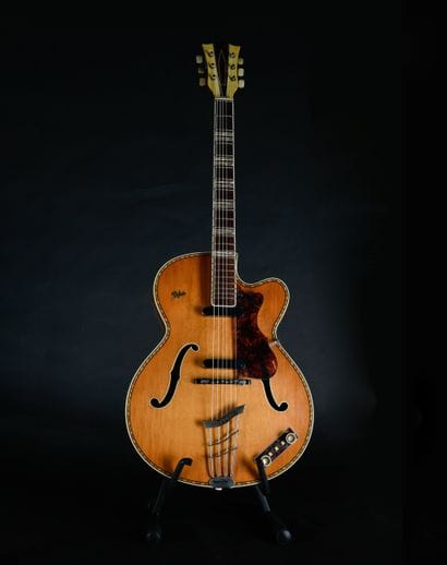 HOFNER - Guitare électrique 463 –S E2

Marque...