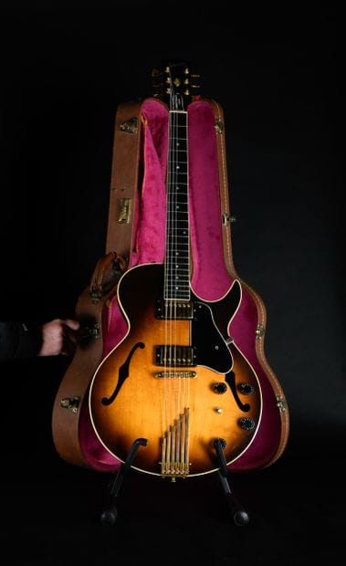 GIBSON - guitare électrique HOWARD ROBERTS...