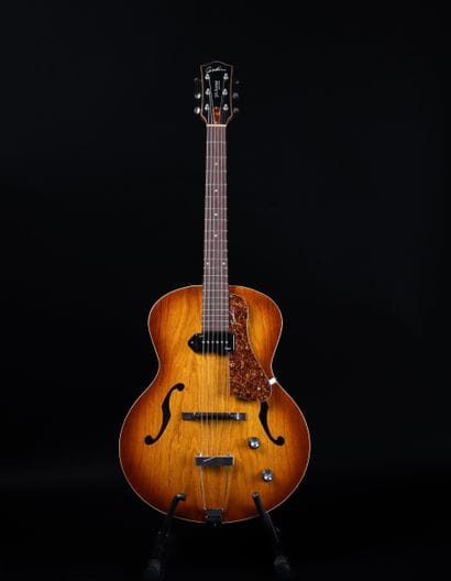 GODIN - Guitare électrique 5th AVENUE KINGPIN

Marque...