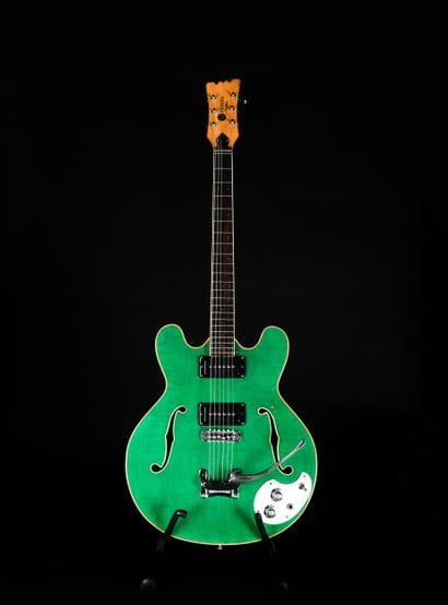 MOSRITE - Guitare électrique CELEBRITY II...