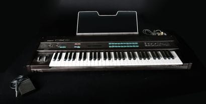 YAMAHA - Synthétiseur DX9

Marque : YAMAHA
	Modèle...
