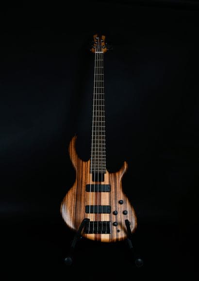 TOBIAS - Guitare basse électrique 5 cordes...