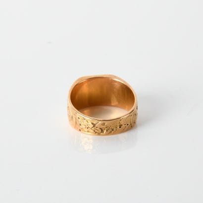 Chevalière in 18-carat yellow gold (750
figured...