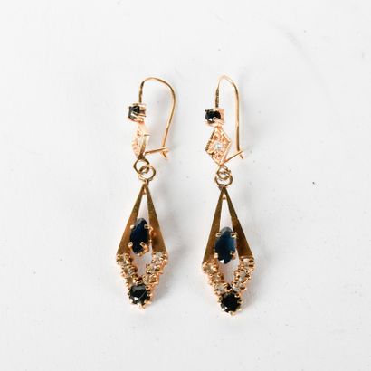 Pair of 18K yellow gold 750 thousandths pendant...