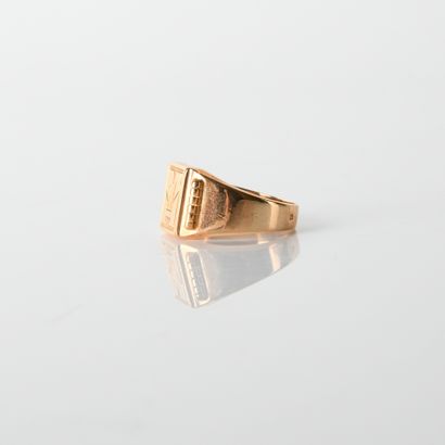 Chevalière in 18-carat yellow gold (750
milliémes)...