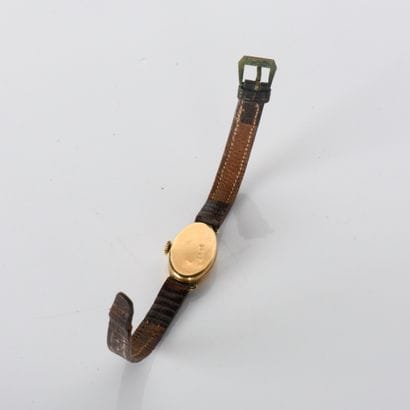 Ladies' wristwatch in 18-carat yellow gold
carats...