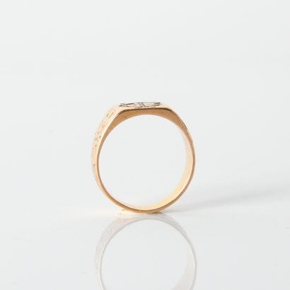 Chevalière in 18-carat yellow gold (750
figured...