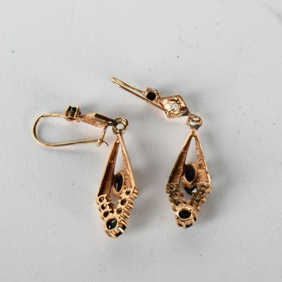 Pair of 18K yellow gold 750 thousandths pendant...
