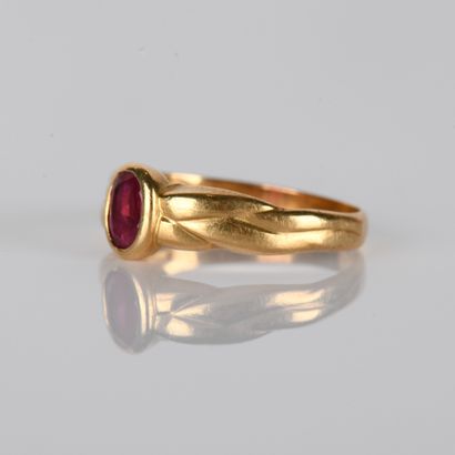 Ring in 18-carat yellow gold (750
set with...