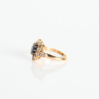 Antique rose gold daisy ring
centered on...
