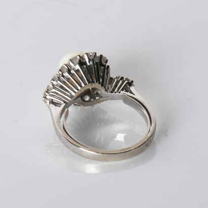 Tourbillon ring in 18-carat (750
millies)...