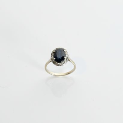 Ring in 18-carat (750 thousandths) white...