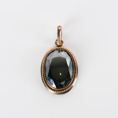 Hematite pendant on a vermeil
vermeil mount.
Gross...