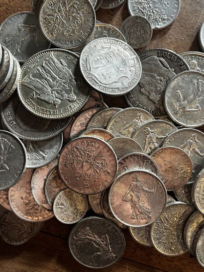 Reunion of silver coins, including :
- 5...