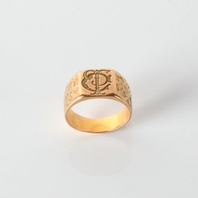 Chevalière in 18-carat yellow gold (750
figured...