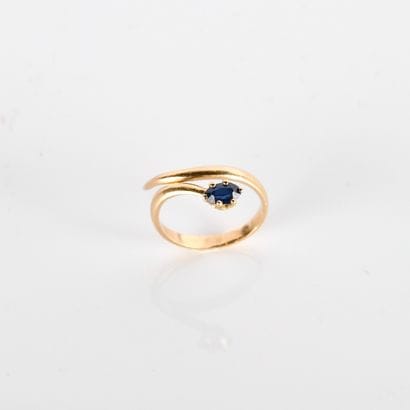 Meeting of a pendant and a ring in gold (750°/00)...