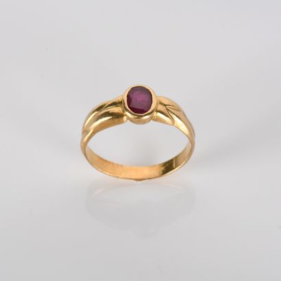 Ring in 18-carat yellow gold (750
set with...