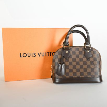 LOUIS VUITTON. Alma BB
