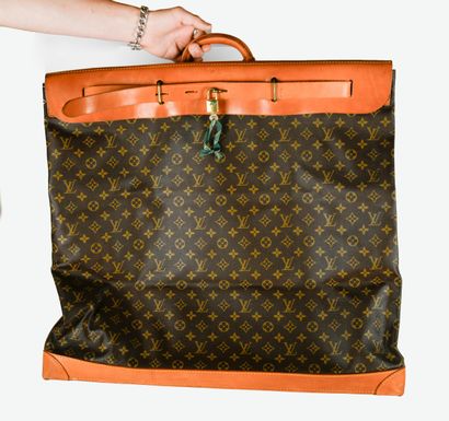 LOUIS VUITTON. 65 cm 