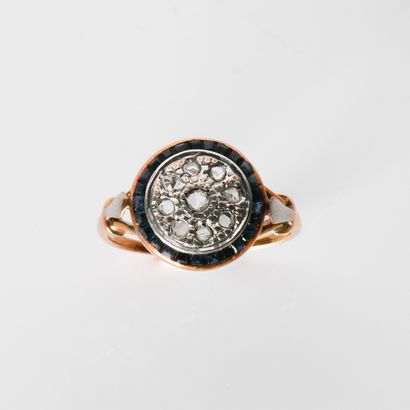 Rosette ring in 18-carat pink and white gold
(750...