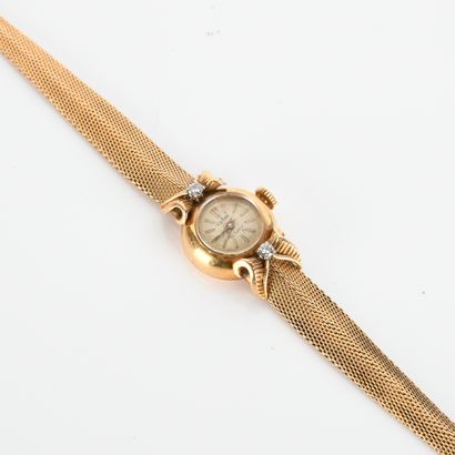 Ladies' wristwatch in 18-carat yellow gold
carats...
