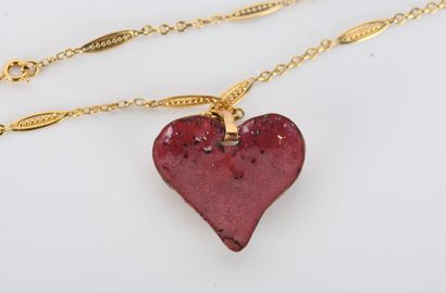 18-carat yellow gold pendant and chain
gold...
