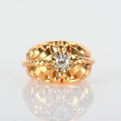 18K (750
yellow gold with openwork scrolling...