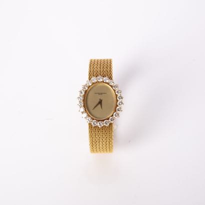 VACHERON CONSTANTIN
Oval ladies' wristwatch...