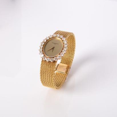 VACHERON CONSTANTIN
Oval ladies' wristwatch...