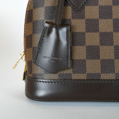 LOUIS VUITTON. Alma BB