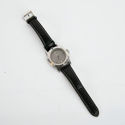 TAG HEUER 
Wristwatch, Professionnal 200...
