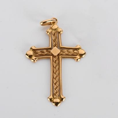 Cross in 18-carat yellow gold (750 thousandths)...